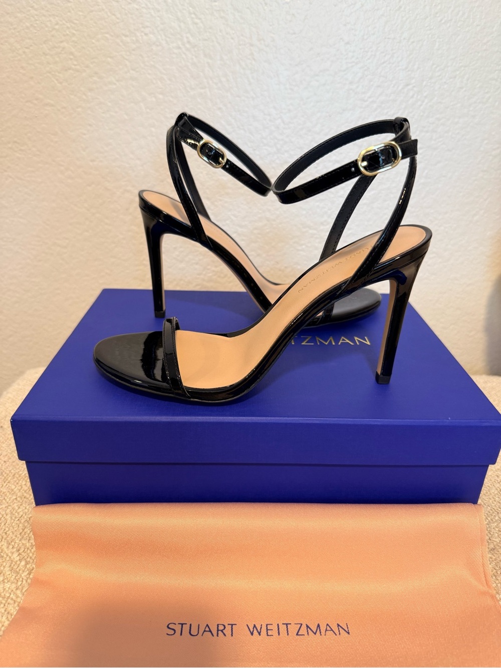 Stuart Weitzman Dancer 95 Sandal in black patent leather